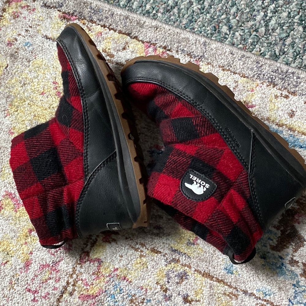 Sorel, 7.5 US, red and black check, bootie, ankle, camp boot, whitney camp boot